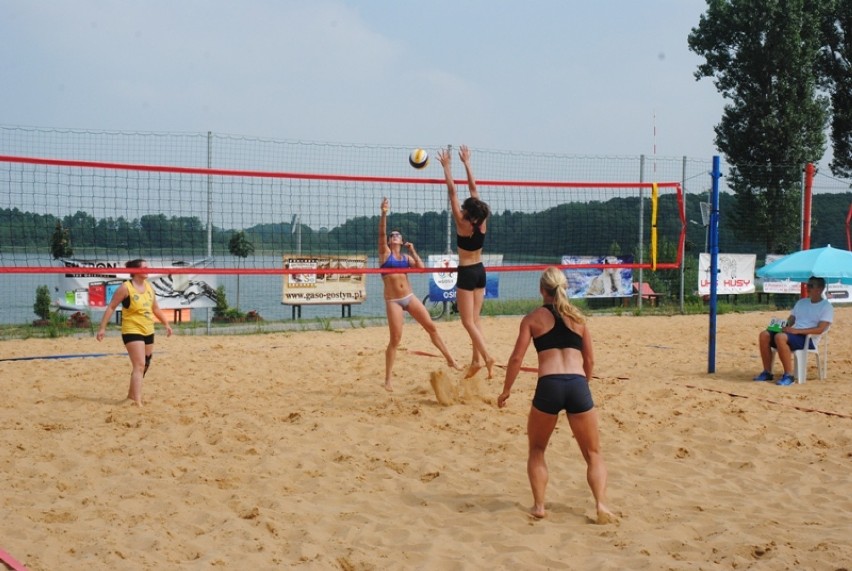 Siatkówka plażowa w Cichowie - turniej kobiet