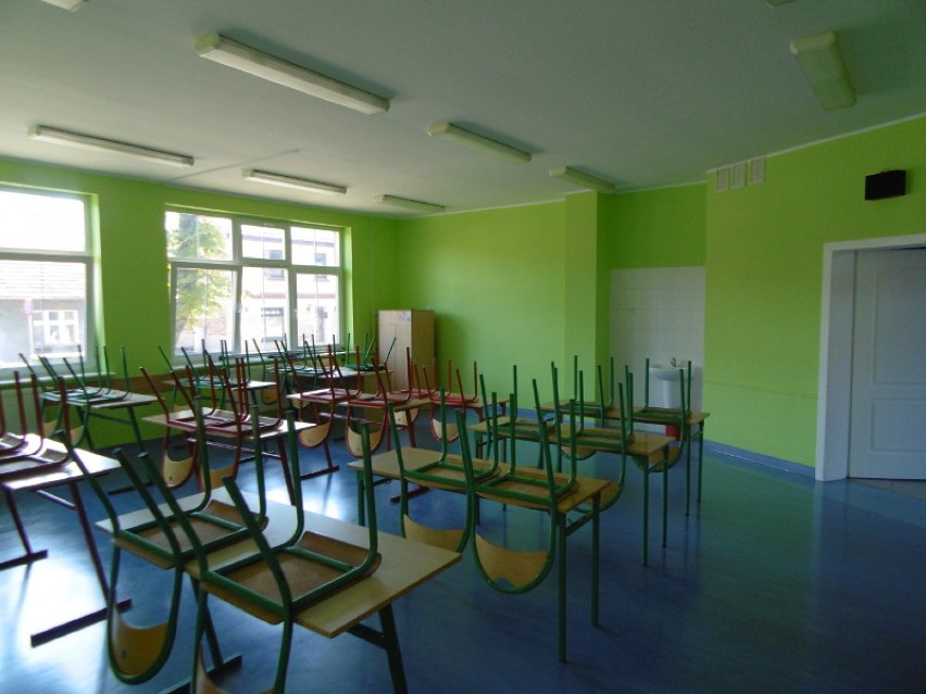 Zapadnięty strop w Szkole Podstawowej w Kobylinie został naprawiony! [ZDJĘCIA]