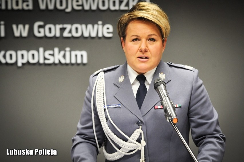 Kolejna grupa policjantów złożyła w Komendzie Wojewódzkiej...