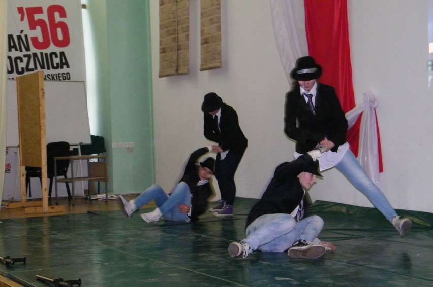 Uczniowie klas mundurowych w ZSH w Poznaniu
