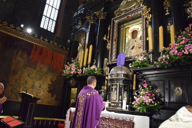 Triduum paschalne na Jasnej Górze w tym roku będzie transmitowane przez  Telewizję Polską | Częstochowa Nasze Miasto