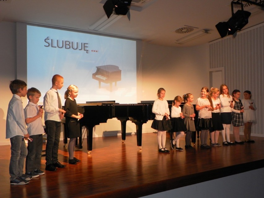 Syców: Warsztaty chóralne i pasowanie na ucznia w szkole muzycznej