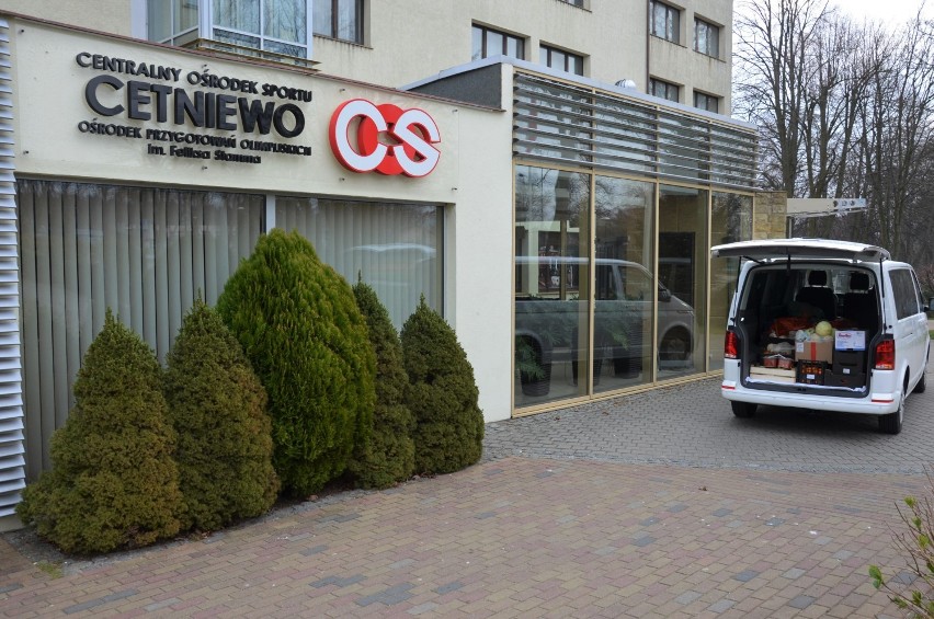 COS Cetniewo podarował zapasy żywności dla Puckiego...