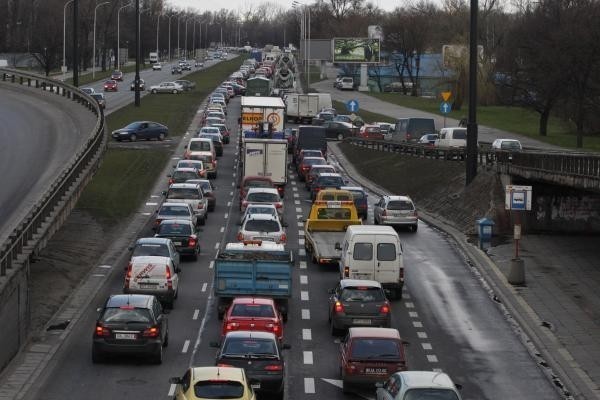 Nazwa stanowiska pracy:	Kierowca samochodu osobowego (kat....