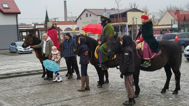 Orszak Trzech Króli w Kazimierzy Wielkiej wyruszył o godzinie 10 z rynku