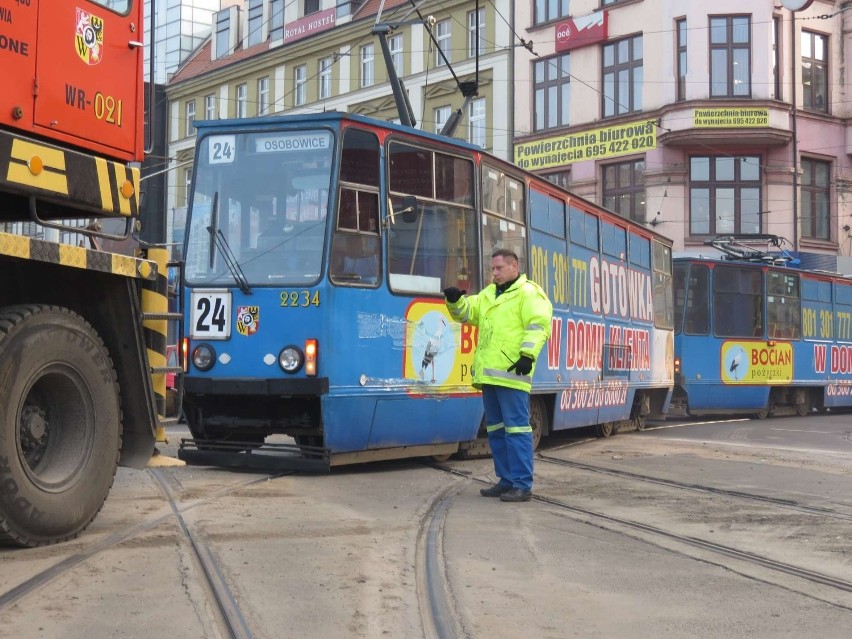 Do kolizji doszło około godz. 15.40. Tramwaje zderzyły się...