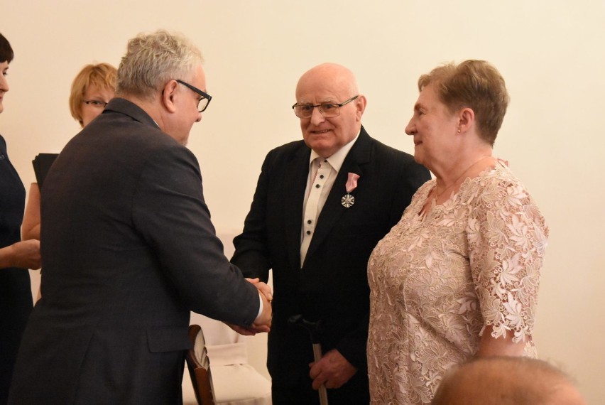 Złote gody w Tarnowskich Górach. Medale, kwiaty i gratulacje ZDJĘCIA