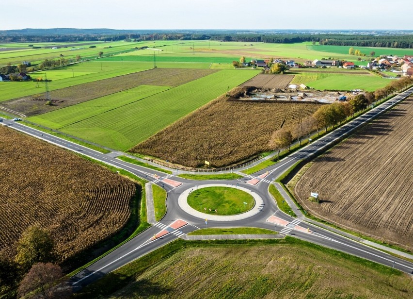 Powiat leszczyński zakończył inwestycję za blisko 9 milionów. Koniec przebudowy drogi Osieczna-Łoniewo-Kąkolewo