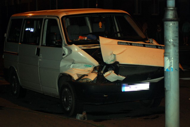 Wypadek w Jarocinie: Zderzenie dwóch pojazdów. Siedem osób trafiło do szpitala