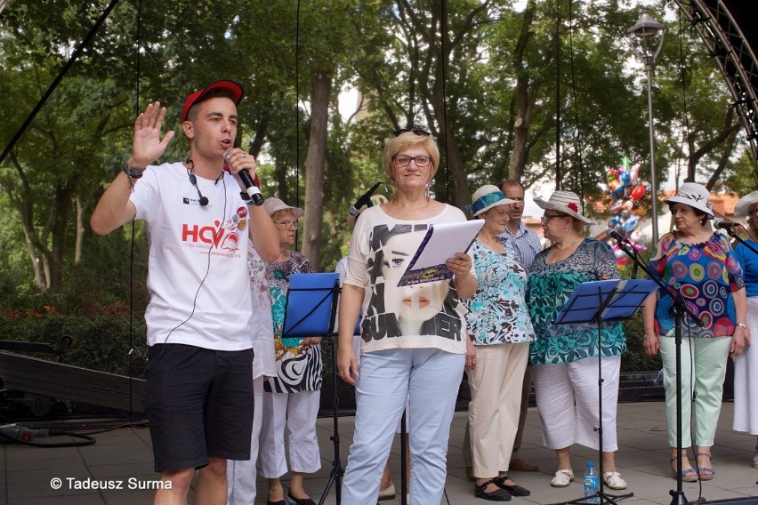 COOLturalne Wakacje w Stargardzie. Kolorowo i tłoczno na parkowej "patelni". Fotoreportaż T. Surmy