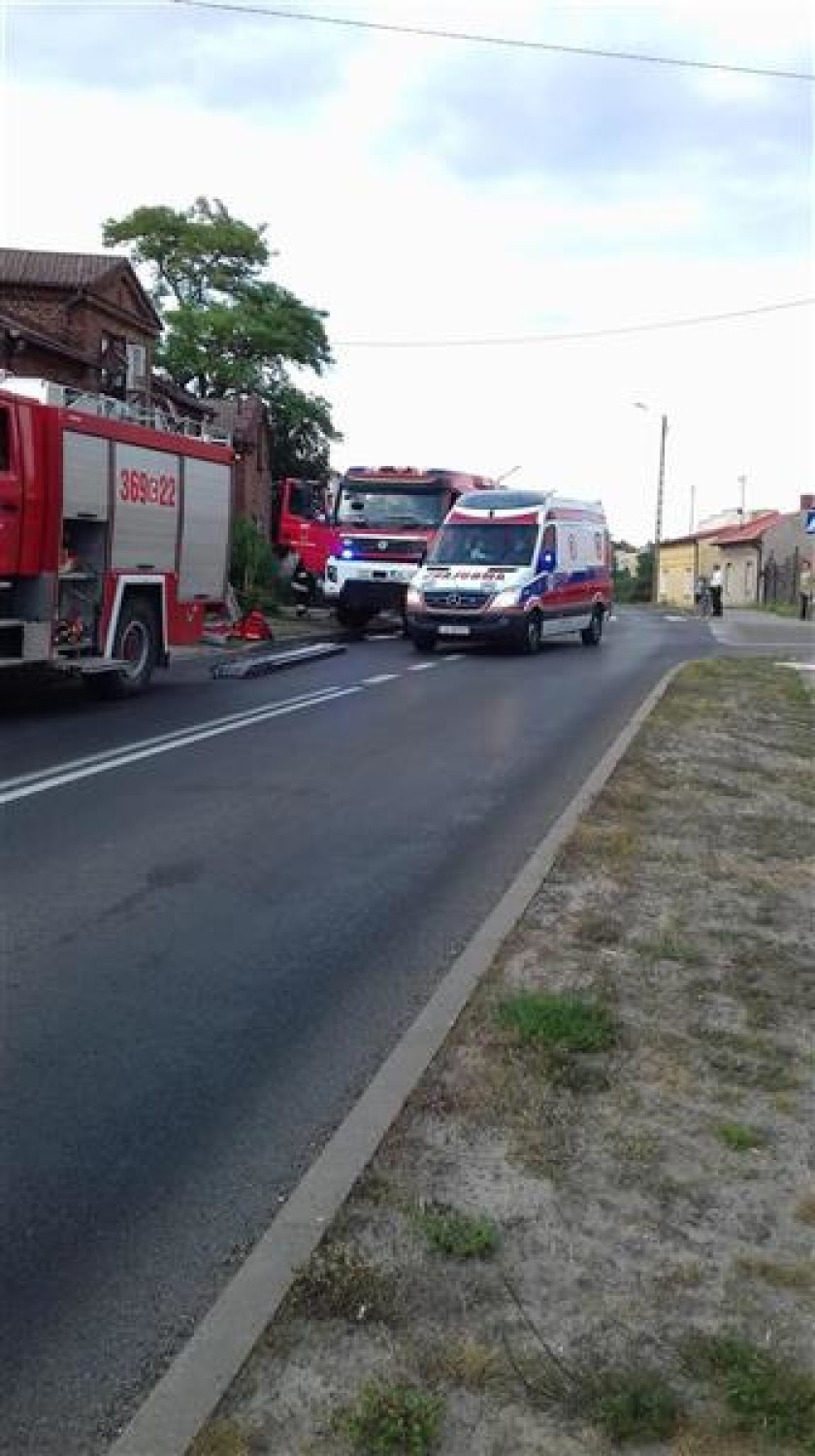 Pożar budynku mieszkalnego w powiecie włocławskim. Jedna osoba trafiła do szpitala [zdjęcia]