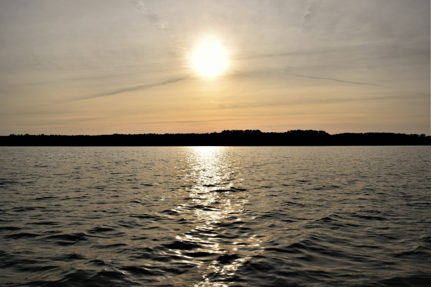 Zbąszyń; Zachód słońca nad jeziorem Błędno. Widoki z jeziora...