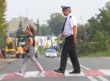 Policjanci czuwają nad bezpieczeństwem dzieci. Zaczyna się akcja &quot;Bezpieczna droga do szkoły&quot;