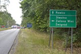 Wypadek na trasie Szymanowo - Słupia Kapitulna (21.06.2022). Lądował helikopter Lotniczego Pogotowia Ratunkowego [ZDJĘCIA]
