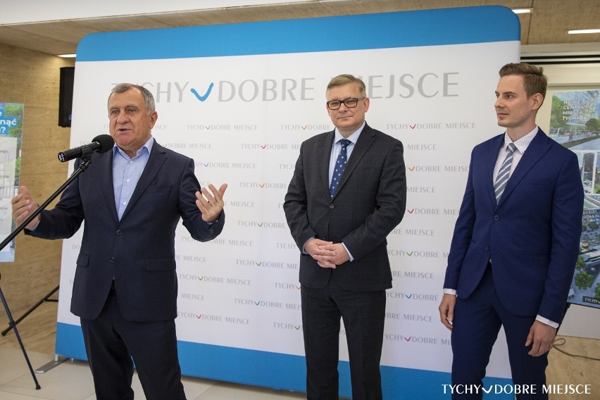 Od lewej: Andrzej Dziuba, prezydent Tychów; Igor Śmietański,...