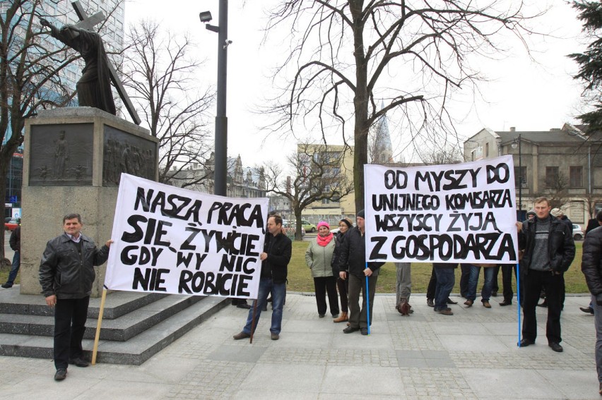 Hodowcy trzody chlewnej w Łodzi. Protest na ul. Piotrkowskiej [ZDJĘCIA]