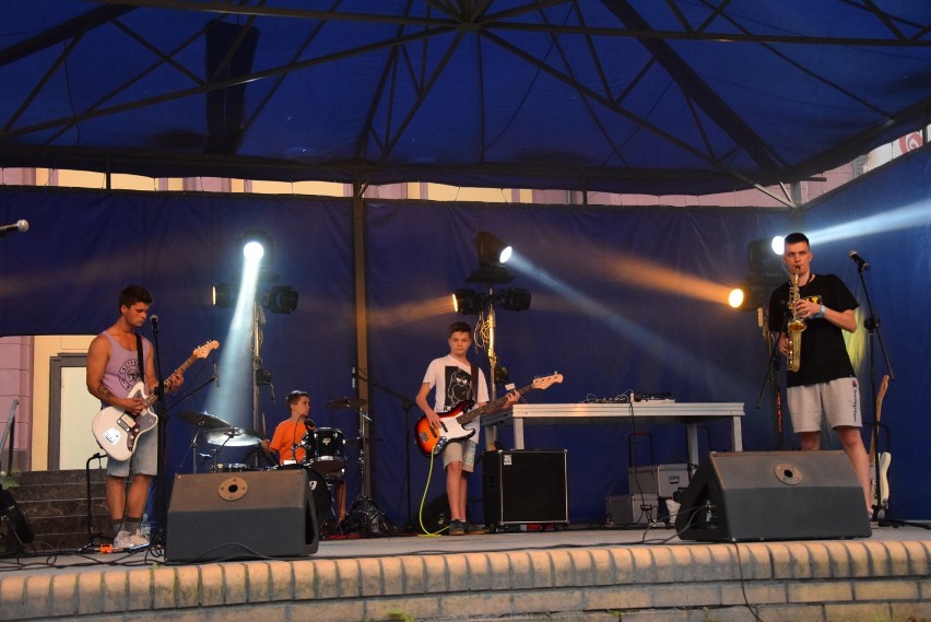 Młodzież bawiła się na Young Fest w Kraśniku (ZDJĘCIA/WIDEO)