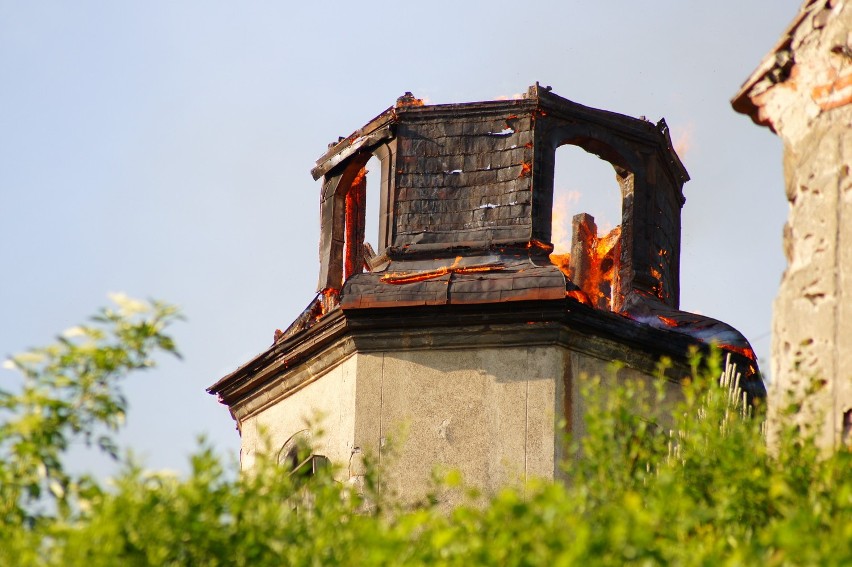 Bogatynia: Spłonął zabytkowy kościół (ZDJĘCIA)