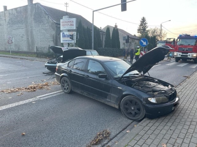Do wypadku z udziałem dwóch samochodów doszło na ulicy Warszawskiej w Dąbrowie Tarnowskiej