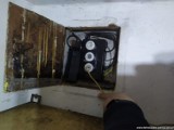 70-latek kradł prąd poprzez prowizoryczne i niebezpieczne podłączenie, pomijające licznik