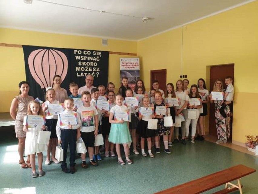 Podsumowanie projektu „Kompetencje siłą napędową młodych odkrywców” w Szkole Podstawowej w Zakrzynie ZDJĘCIA