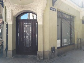 Przy Szerokiej w Toruniu otworzył się lumpeks. Czy to początek zmian w  sercu starówki? | Toruń Nasze Miasto