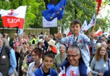 Demonstracja KOD, 11 sierpnia, Warszawa. Pikietowali przed Trybunałem [ZDJĘCIA]