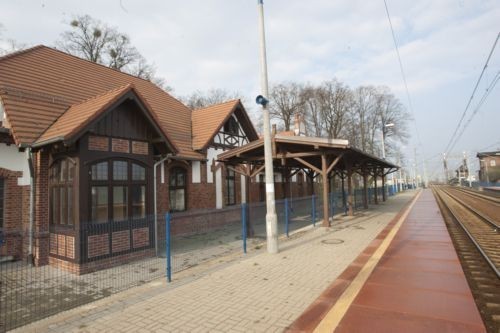 Wrocław Żerniki

Stacja znajdująca się przy ul. Żernickiej....