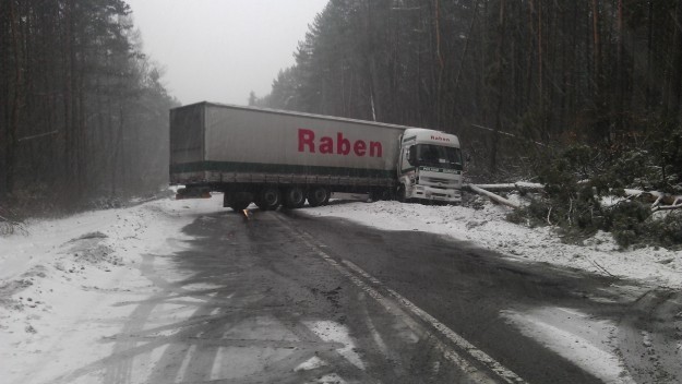 Wypadek na drodze z Olkusza do Wolbromia