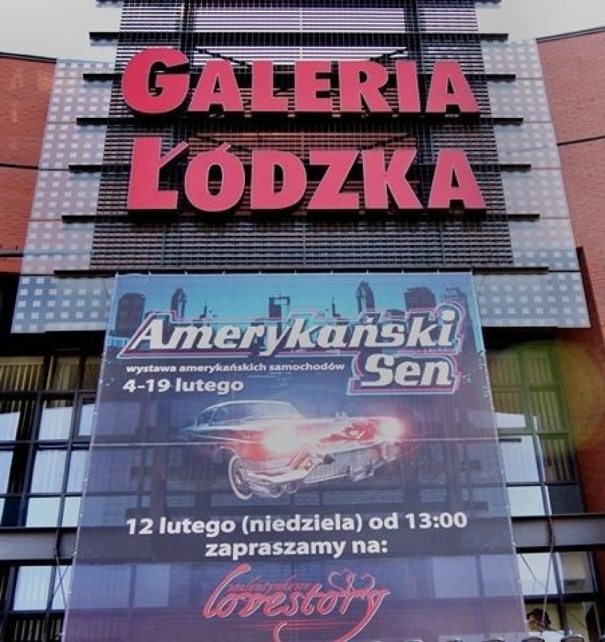 Billboard wystawy samochodów "Amerykański sen". fot. Mariusz...
