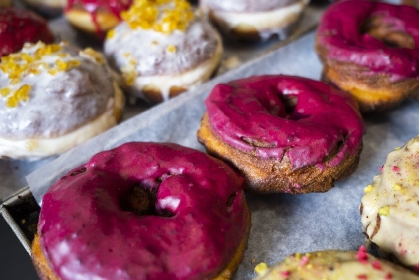 Tłusty czwartek. Pomysł na wytrawne pączki. Zjesz je w...