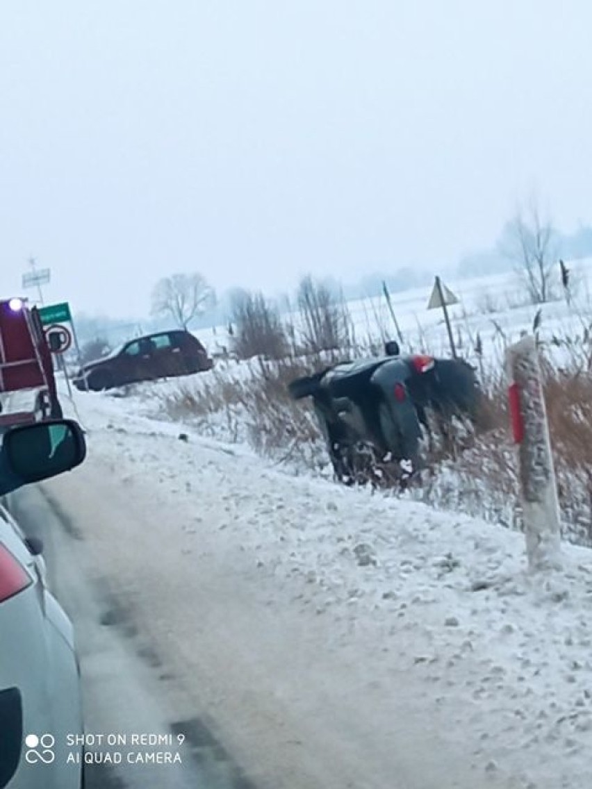 Powiat nowodworski: Oblodzenia, kolizje i odcięte miejscowości. O wyższości niskich temperatur nad służbami drogowymi.