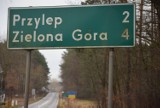 Nie do pojęcia! 4 kilometry to sto metrów? W Zielonej Górze tak! Absurdalny odcinek wita przyjezdnych. Ręce opadają...