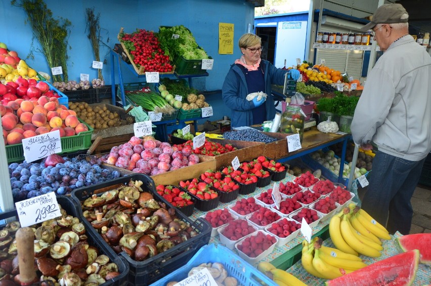 Wrocławskie bazary uginają się pod naporem warzyw i owoców....