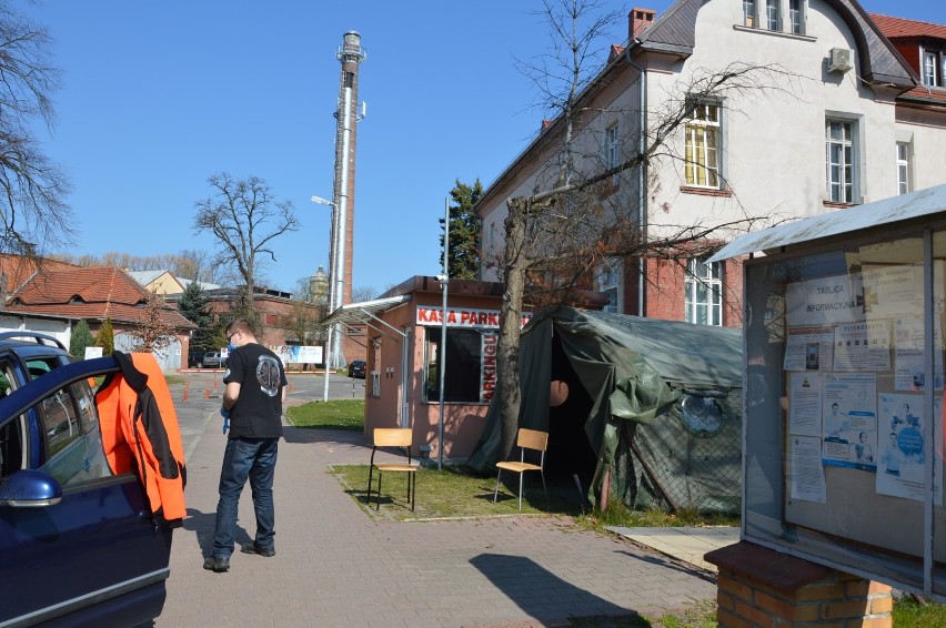 Z powodu koronawirusa szpital ograniczył przyjęcia i...