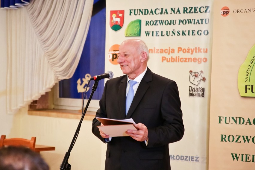 Msza święta i spotkanie Fundacji Na Rzecz Rozwoju Powiatu Wieluńskiego[ZDJĘCIA]