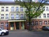 Blisko 200 uczniów ewakuowano ze szkoły w Sosnowcu. Pięciu trafiło do szpitala. Nieznany sprawca rozpylił substancję drażniącą
