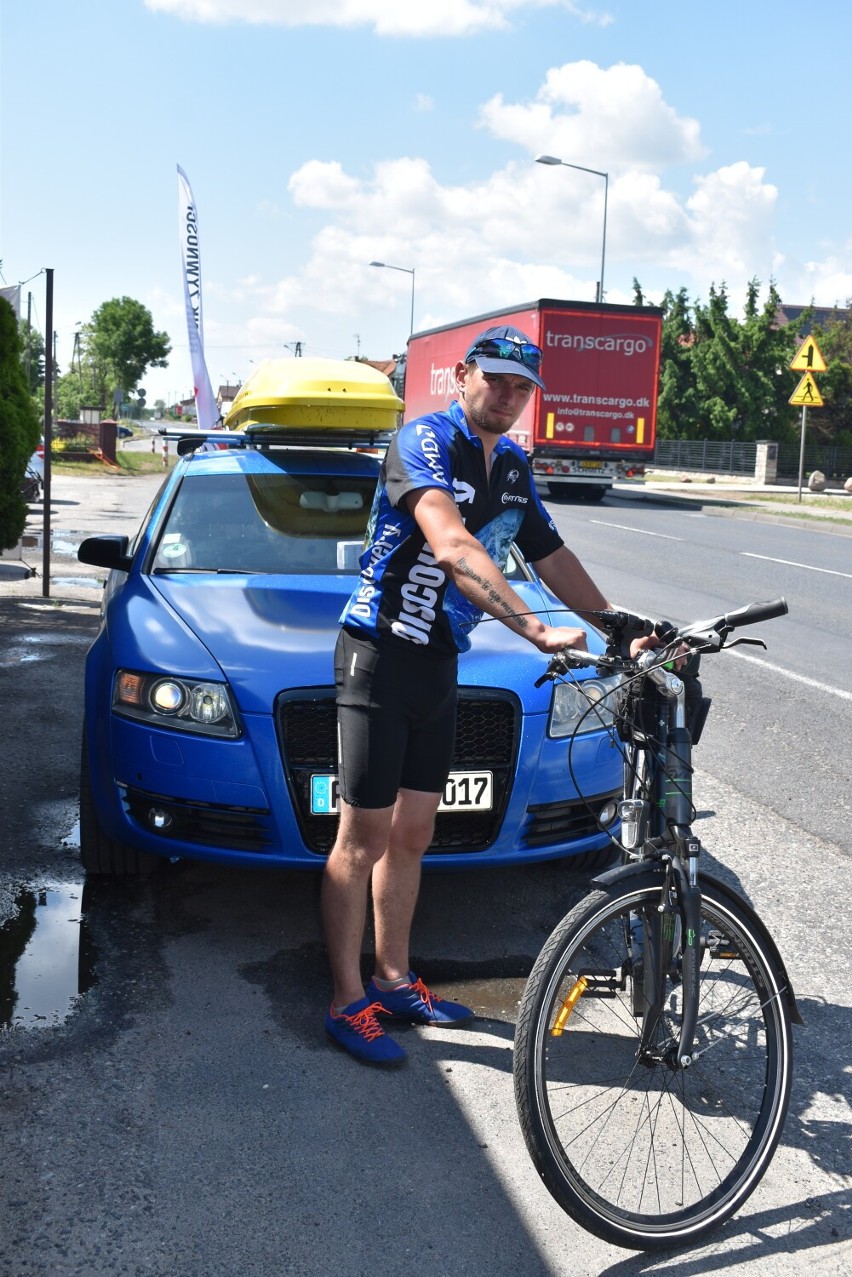 Rajd po życie córki. Mikołaj Drożdżyński wyruszył w samotną walkę! 400 kilometrów na rowerze po życie córki!