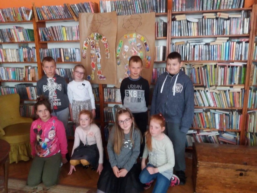 Pruszcz Gdański: O zdrowym żywieniu rozmawiali uczniowie Szkoły Specjalnej w Warczu podczas zajęć w bibliotece [ZDJĘCIA]