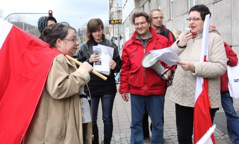 Gdynia: Protest przeciw ACTA. Zdjęcia z rozpoczęcia manifestacji