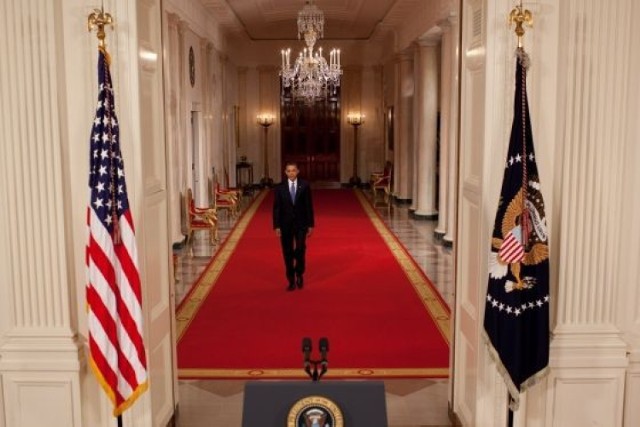 Prezydent Barack Obama tuż przed wygłoszeniem orędzia na temat sytuacji w Afganistanie.