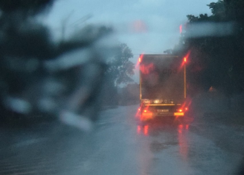 Burze z gradem. Wydano ostrzeżenie meteorologiczne