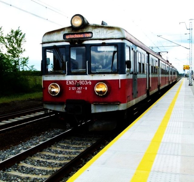 Wśród zatrzymanych pociągów w należały do Przewozów Regionalnych,  jeden do PKP Intercity