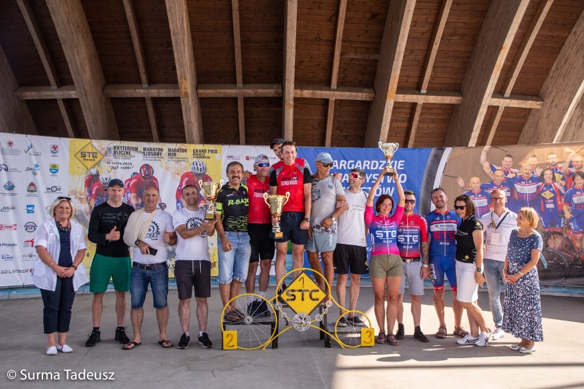 XV Maraton MTB Dookoła Jeziora Miedwie zakończony! ZDJĘCIA z rozdania nagród w nadmiedwiańskim amfiteatrze w Morzyczynie