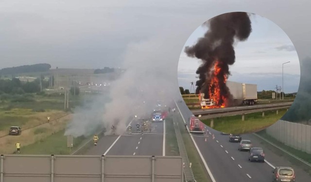 Pożar ciężarówki w Podłężu. Utrudnienia na A4