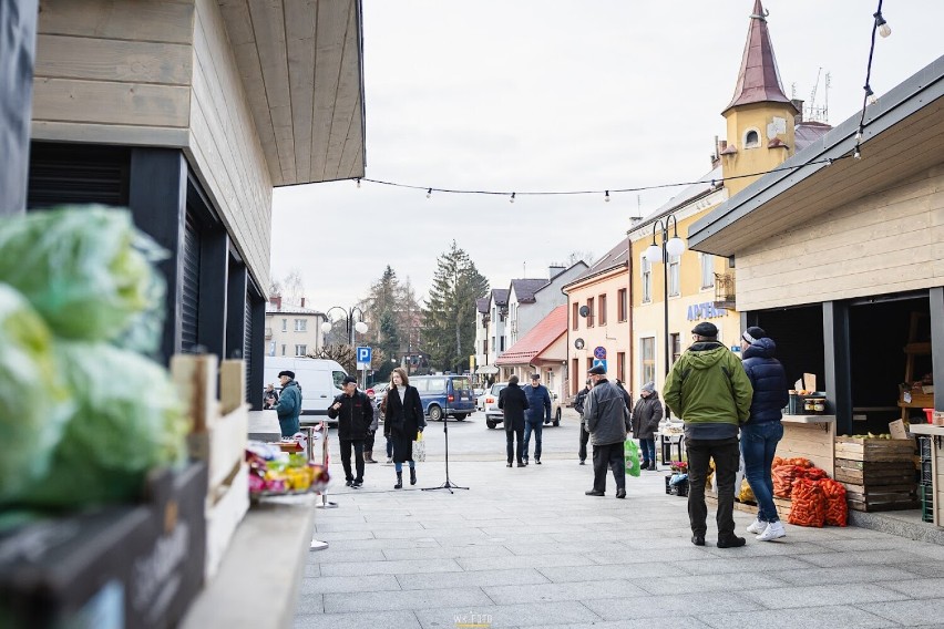 Miejsce wstydu w Tuchowie zastąpił estetyczny i funkcjonalny plac targowy. Już nazywane jest małym rynkiem 