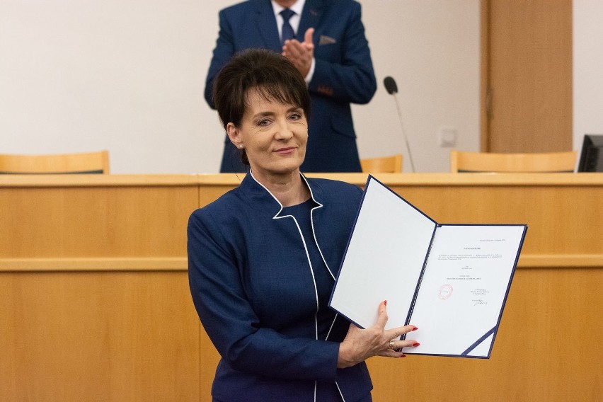 Jastrzębie: prezydent Anna Hetman zaprzysiężona, wybrano nowego przewodniczącego Rady Miasta [ZDJĘCIA Z SESJI]