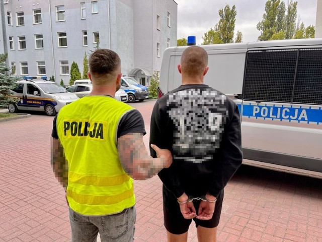 20-latek z powiatu bydgoskiego trafił we wtorek (3 października) przez oblicze sądu. Na wniosek policjantów i prokuratora, sędzia aresztował go na najbliższe trzy miesiące.