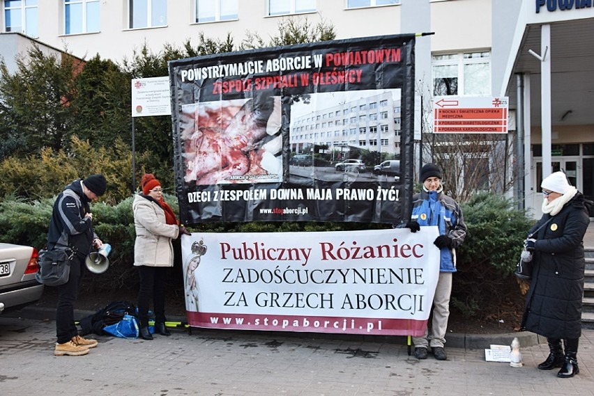 Kolejny protest antyaborcyjny pod oleśnickim szpitalem (ZDJĘCIA) 