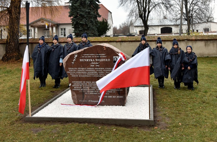 W Nieszawie odsłonięto pomnik Henryki Wojdyło